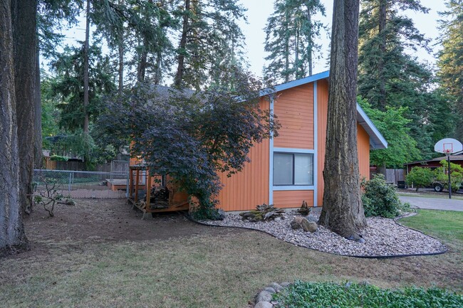 Building Photo - 12183 N Amethyst Dr