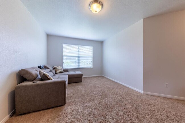 Building Photo - 290 Northern Flicker St