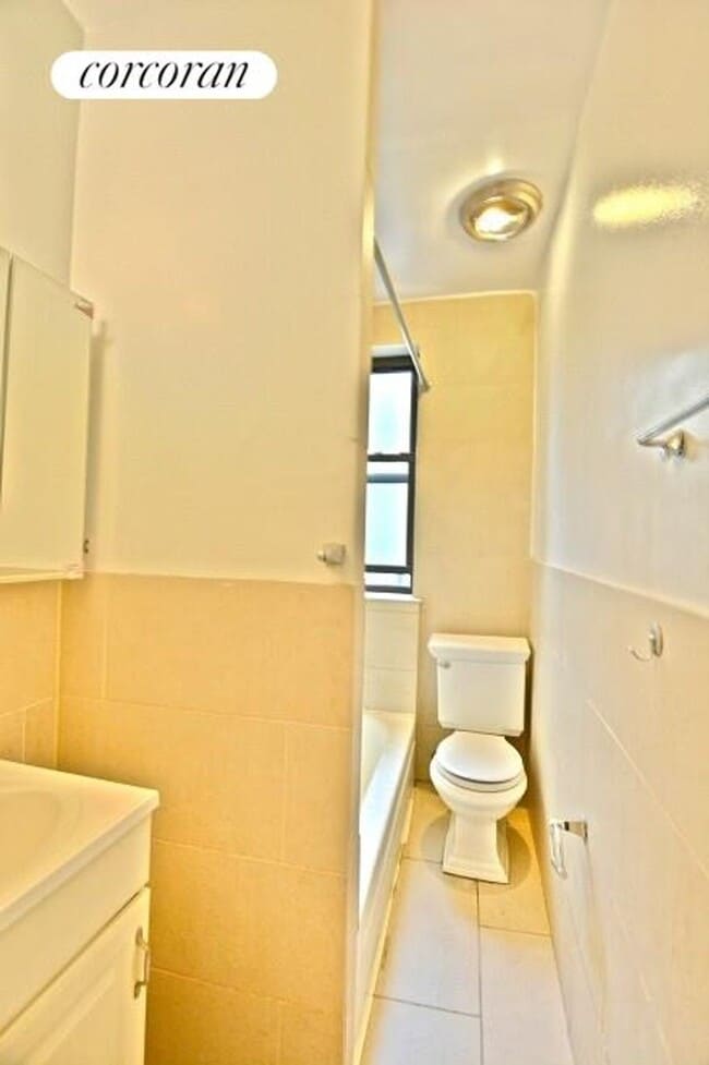 Building Photo - 505 W 122nd St