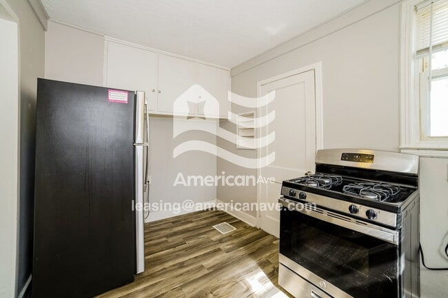 Building Photo - 3624 N Finnell Ave