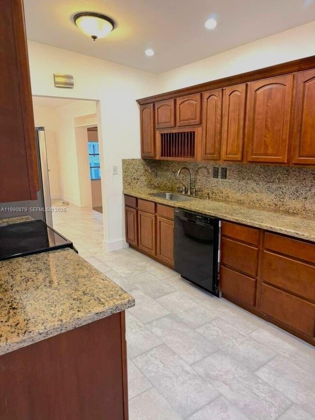 Building Photo - 6339 SW 32nd St