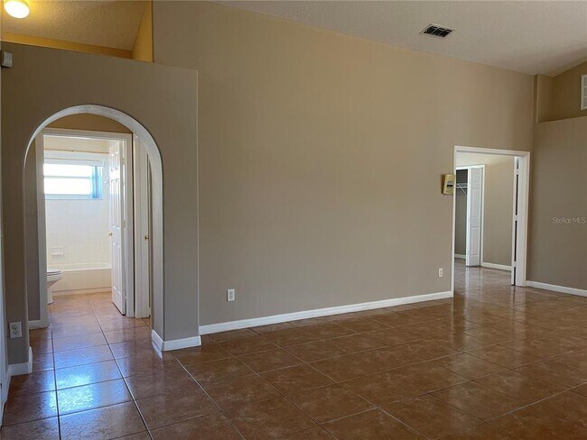 Building Photo - 3017 Rollman Rd