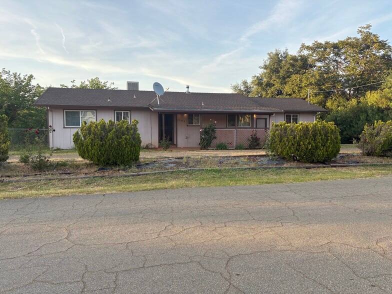 Building Photo - 20208 Lago St