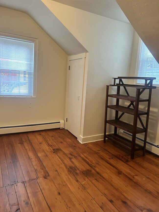 Building Photo - 960 Disston View Dr