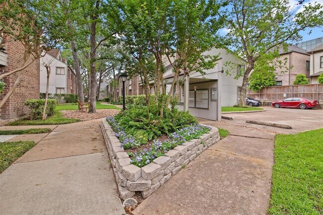Building Photo - 1114 Augusta Dr
