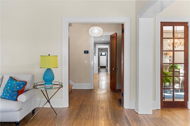 Building Photo - 979 Springdale Rd NE