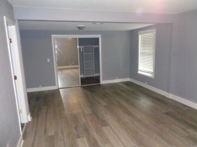 Building Photo - 3402 Lehigh Dr