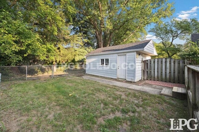 Building Photo - 3714 Wallwerth Dr