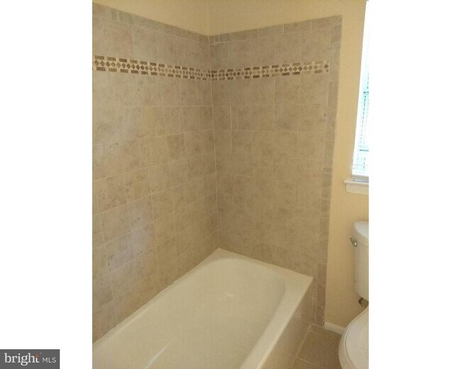 Building Photo - 743 Jackson St