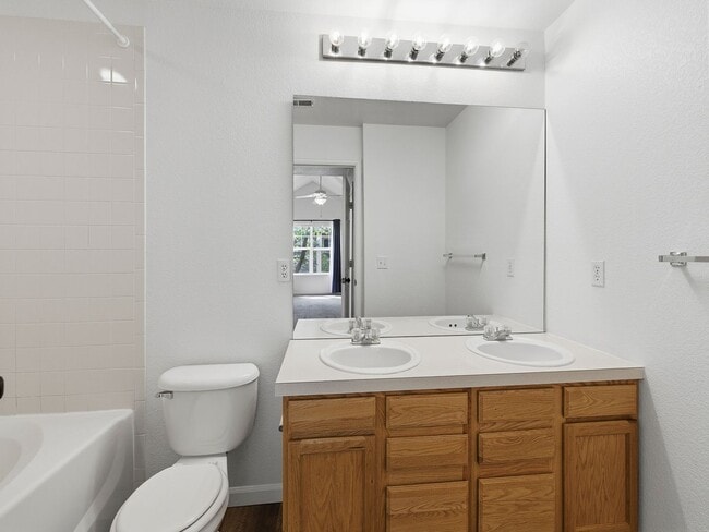 Building Photo - 5225 White Willow Dr