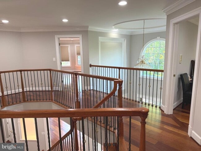 Building Photo - 6529 Fairlawn Dr