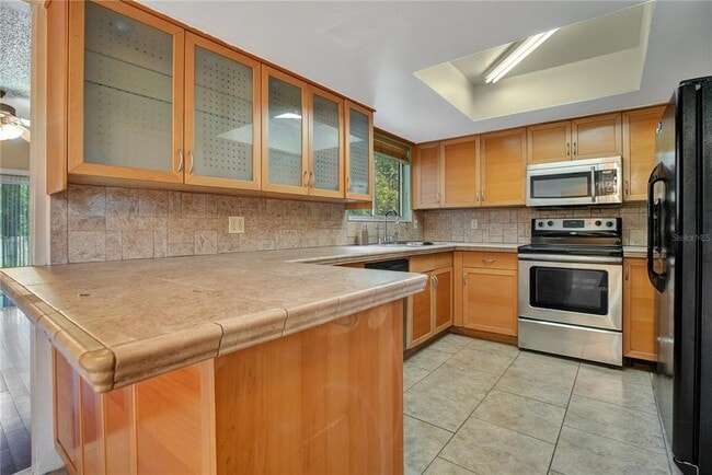 Building Photo - 110 N Deerwood Ave
