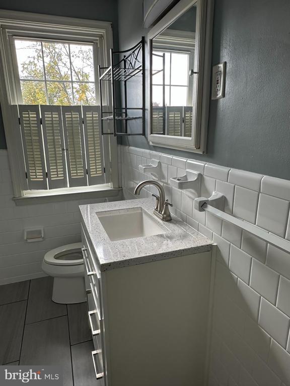 Building Photo - 1530 Cottage Ln