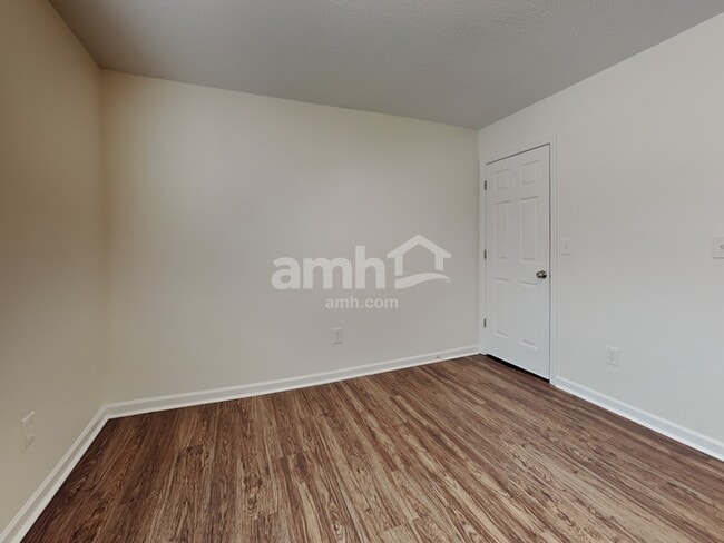 Building Photo - 712 Townsend Farm Dr