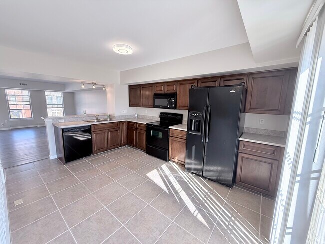 Building Photo - 14072 Lakeside Blvd N
