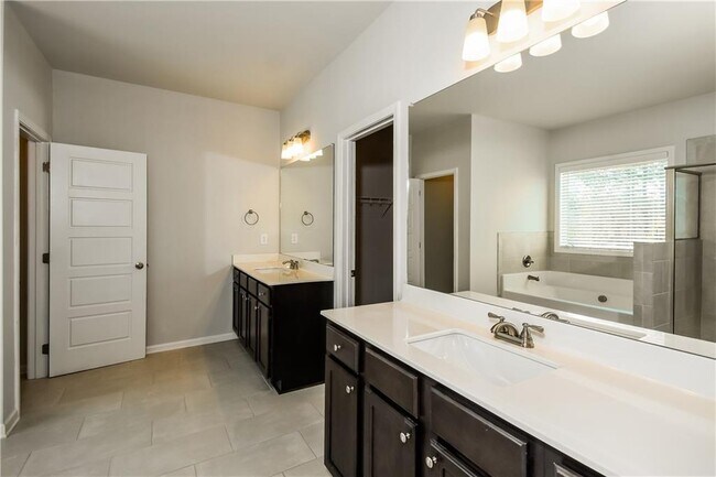 Building Photo - 5379 Fox Den Rd