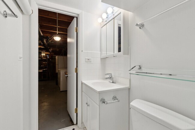 Building Photo - 9225 Karlov Ave