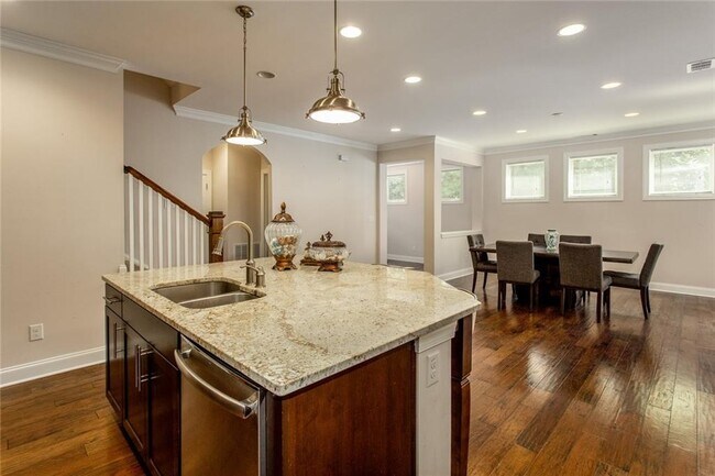 Building Photo - 5370 Cedar Glenn Ct