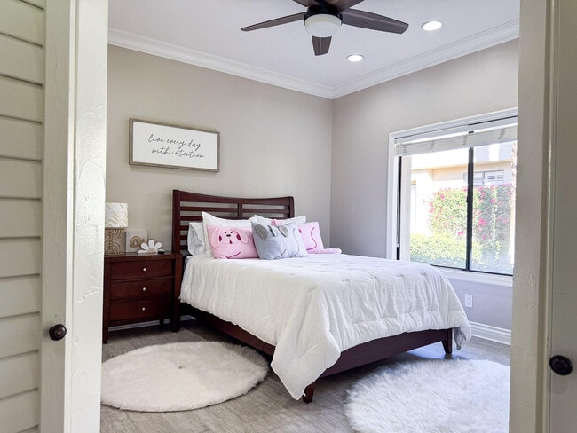 Building Photo - 54974 Oak-Tree