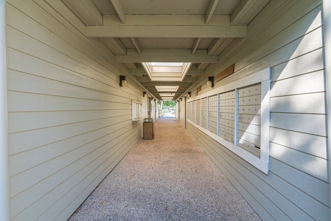 Building Photo - 2445 Briarwest Blvd