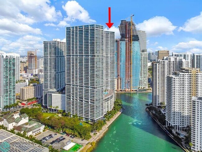 Building Photo - 475 Brickell Ave