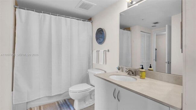 Building Photo - 1750 N Bayshore Dr