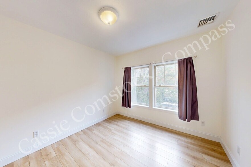 3rd bedroom - 111 W 8th St