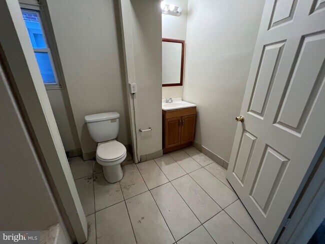 Building Photo - 1709 W Montgomery Ave