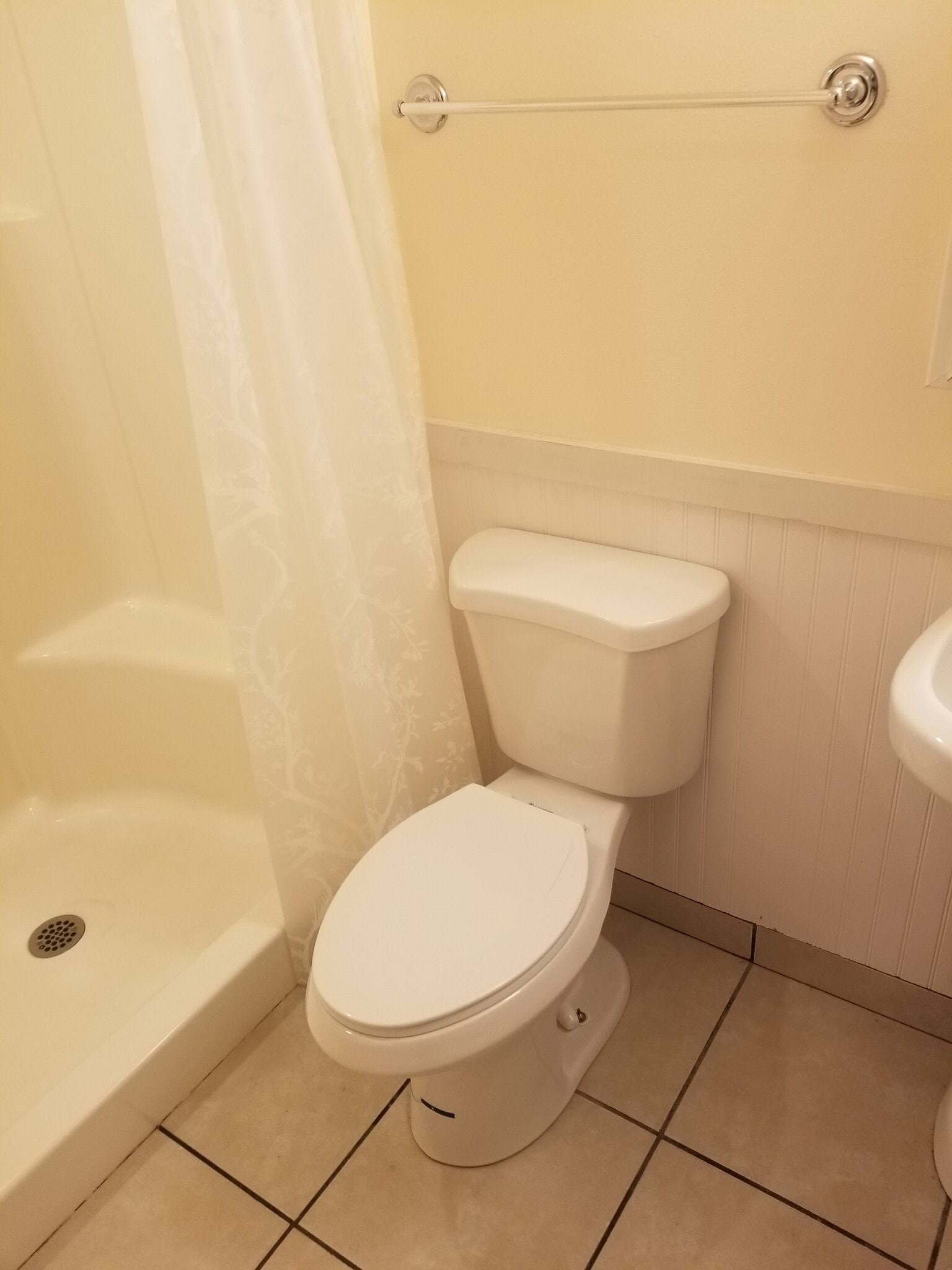 Bathroom - 39 N Archmore St