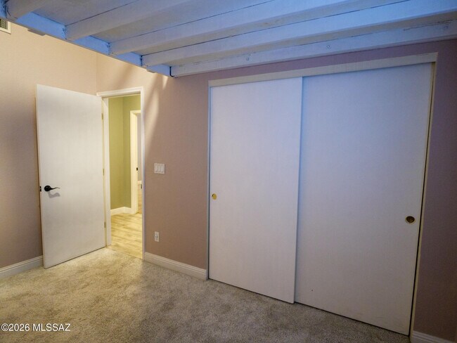 Building Photo - 9599 E Dunnigan Dr