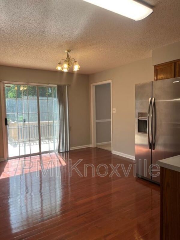 Building Photo - 1504 Randall Park Dr