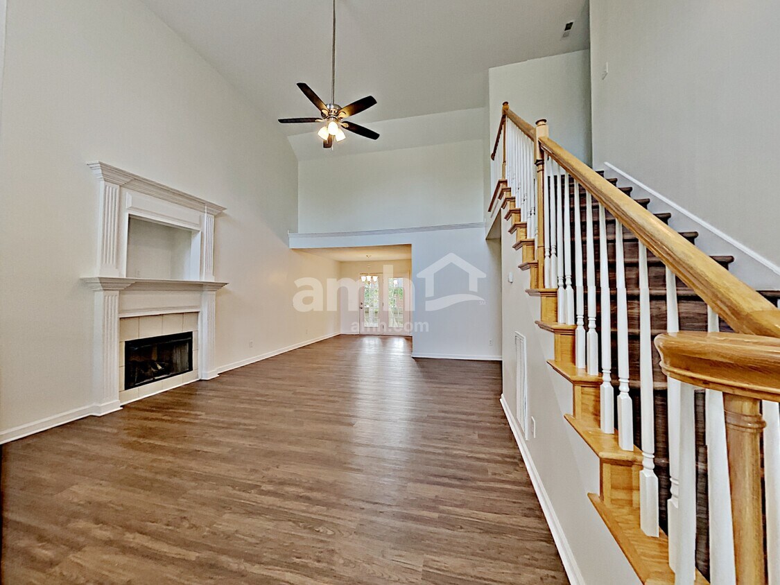 Building Photo - 2627 Mission Ridge Dr