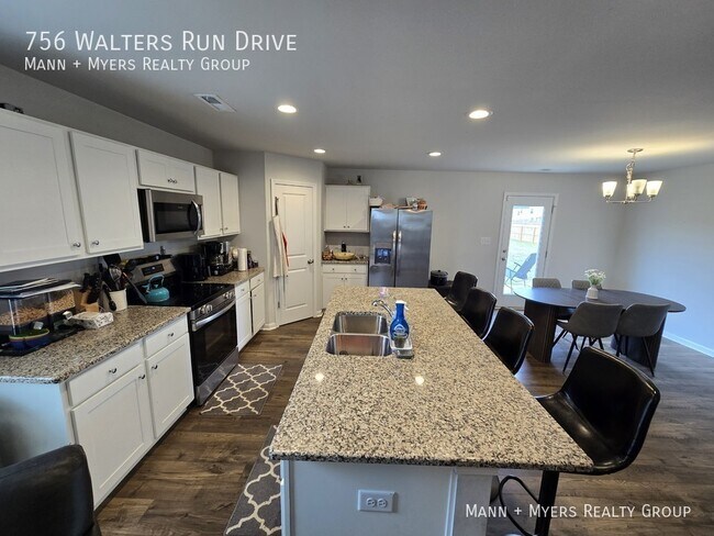 Building Photo - 756 Walters Run Dr