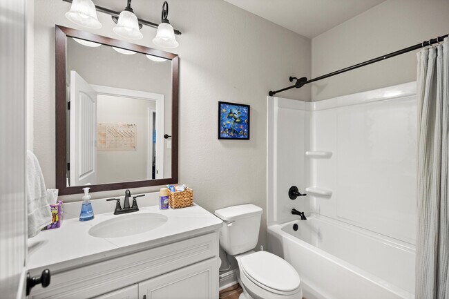 Building Photo - 212 Blaze Blvd