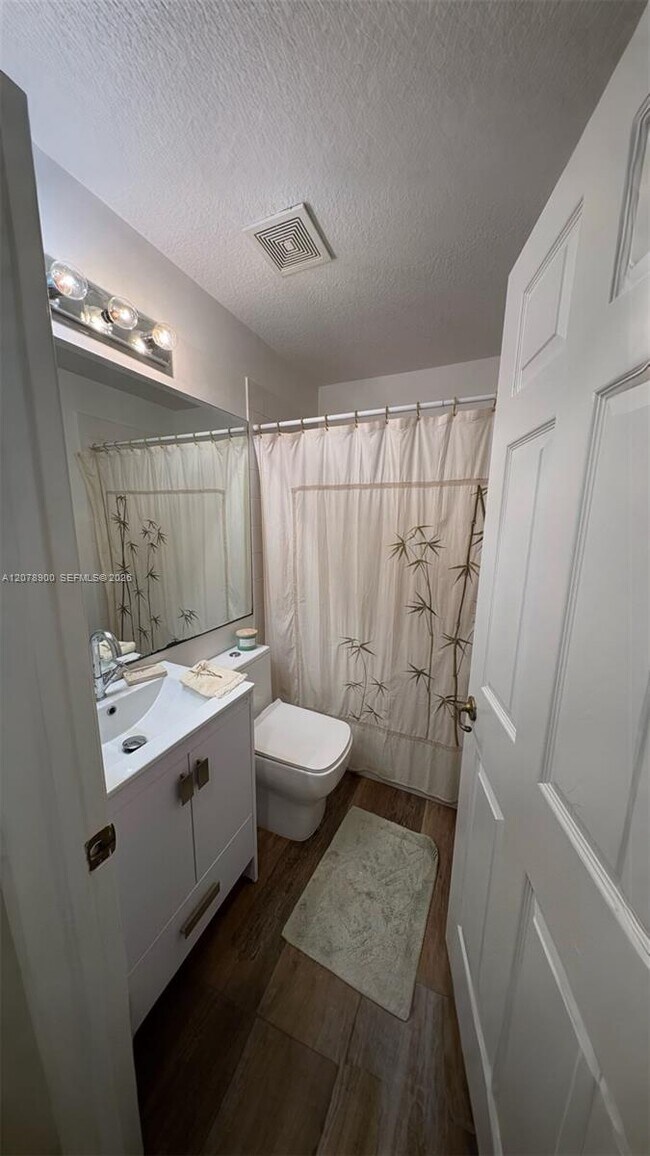 Building Photo - 6691 NW 107 Ct