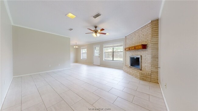 Building Photo - 1003 Val Verde Dr