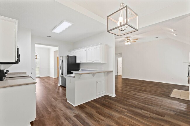 Building Photo - 371 Marshview Dr