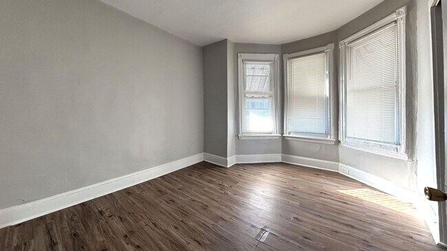 Building Photo - Quaint Two Bedroom Home in Overbrook with NEW Floors and Kitchen!