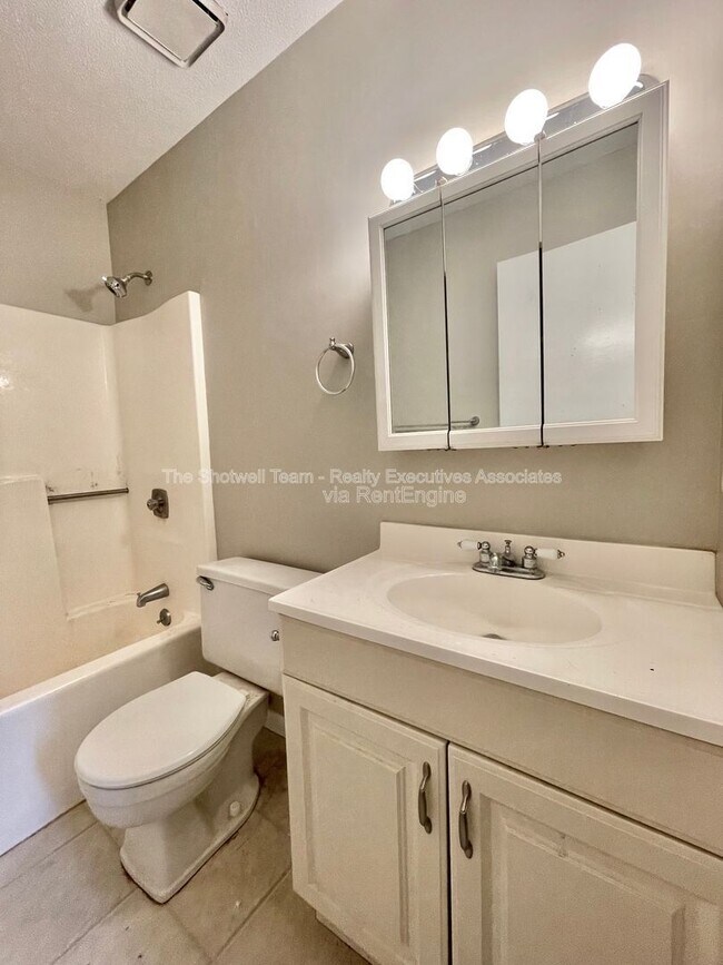 Building Photo - 1830 Brookmill Rd