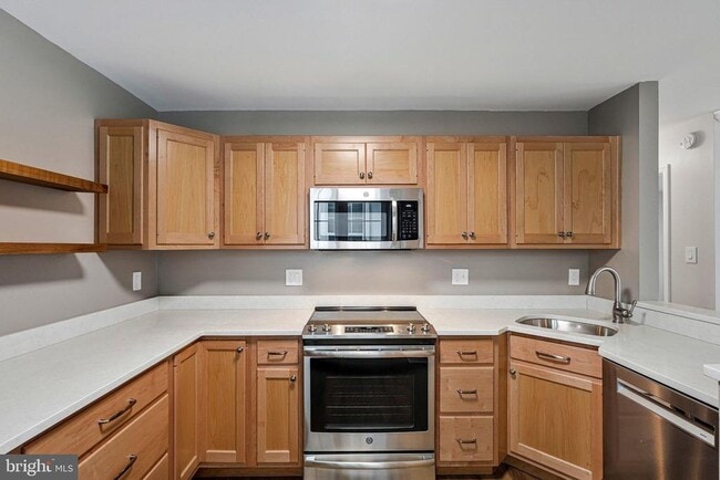 Building Photo - 2942 Yarling Ct