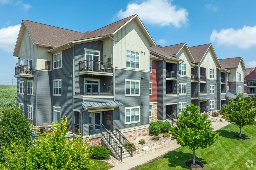 Building Photo - Legacy Apartments