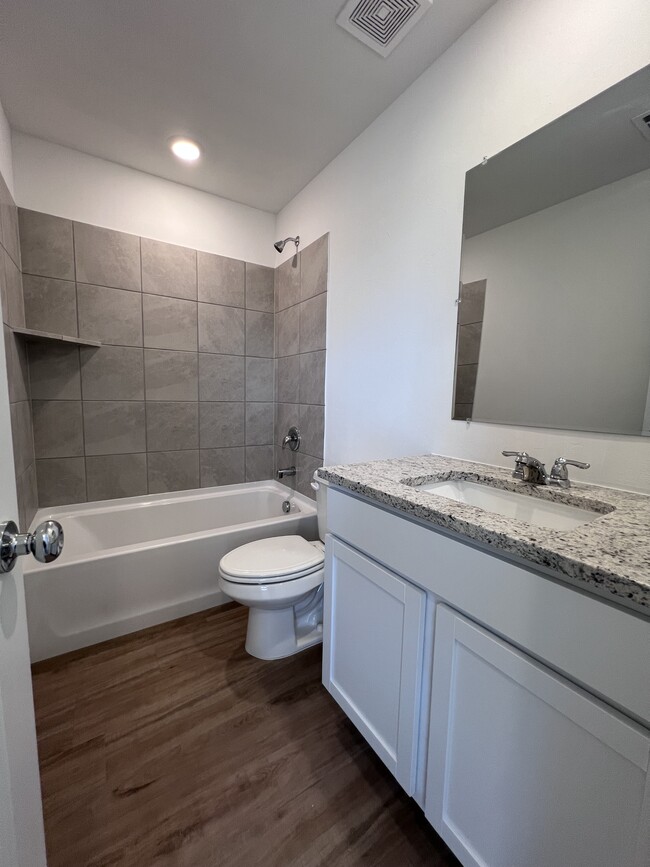 Building Photo - 2317 Wolford Ct