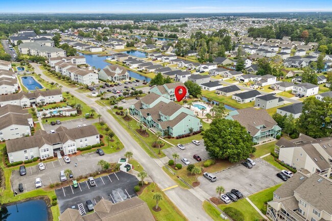 Building Photo - First Floor Seasonal Rental Available December 1, 2025-June 30, 2026-Golf Colony 40S