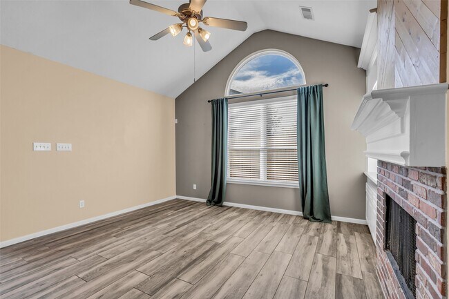 Building Photo - 8327 Terra Valley Ln