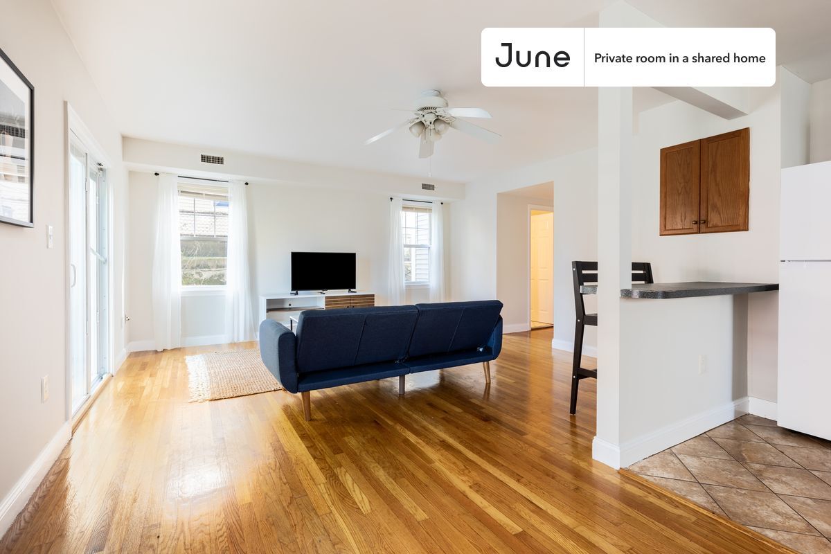 Building Photo - Room in Shared 4 bed/2 bath home