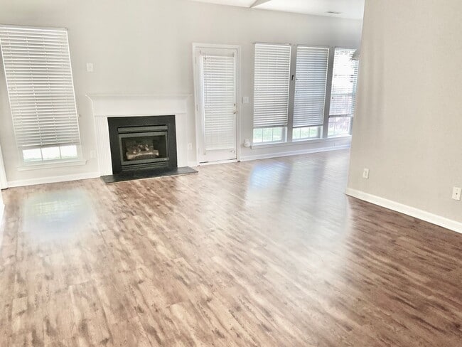 Building Photo - 1622 Baylor Dr