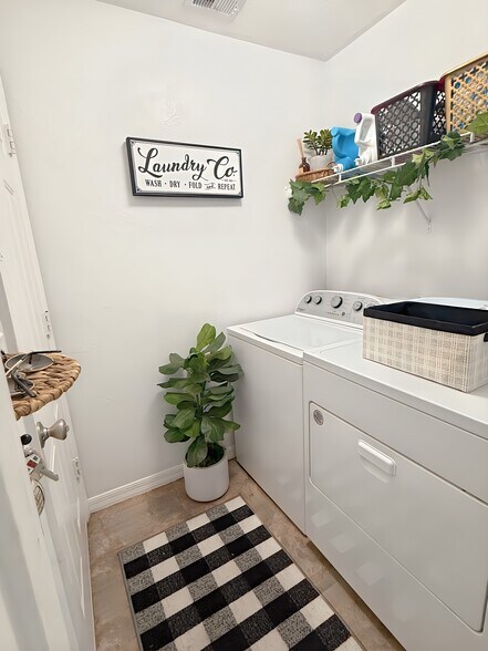 Building Photo - 1458 Bay Grove Dr