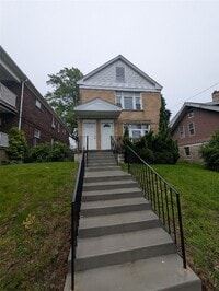 Building Photo - 639 W 5th St