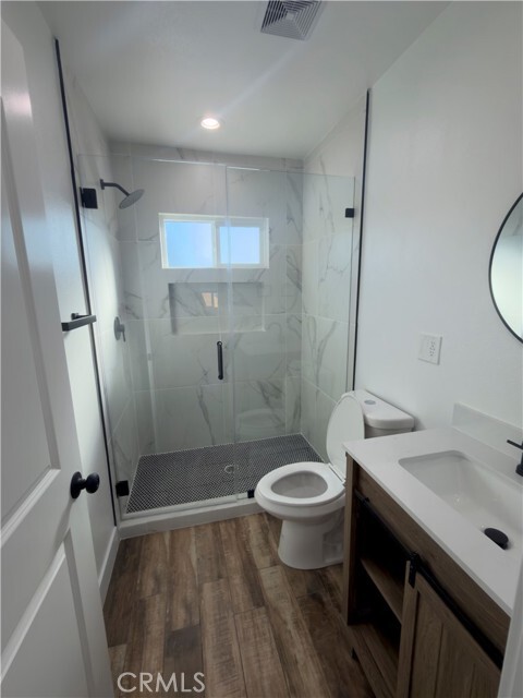 Building Photo - 521 W 78th St