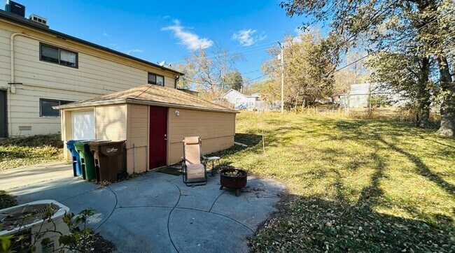 Building Photo - COMING SOON! Charming 2-Bedroom 1 Bathroom Home in Bellevue